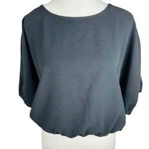 ⭐️ 3/$15 Black Short Sleeve Cropped Women's Top Size L